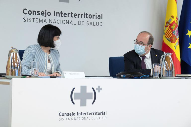 La ministra de Salud, Carolina Darías, y el titular de Política Territorial y Función Pública, Miquel Iceta, se llevaron a cabo este miércoles durante el Consejo Interterritorial del Sistema Nacional de Salud.