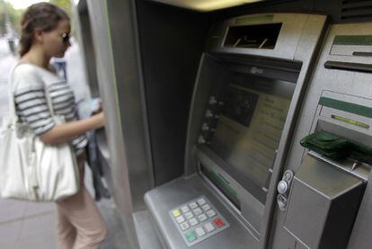 Las quejas por desacuerdo en el cobro de comisiones se han convertido en la primera reclamación de las asociaciones de consumidores.