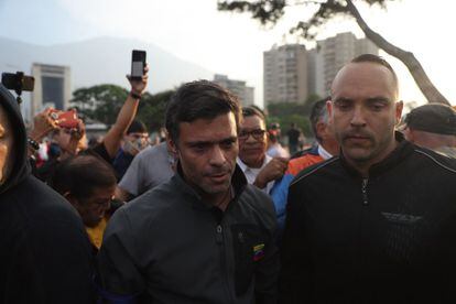 El opositor venezolano Leopoldo López, en la base militar de La Carlota, tras ser liberado en Caracas.