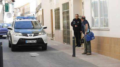 Vista de una calle de Campo de Criptana (Ciudad Real) donde un hombre mató a su mujer y a sus dos hijos en marzo de 2017.