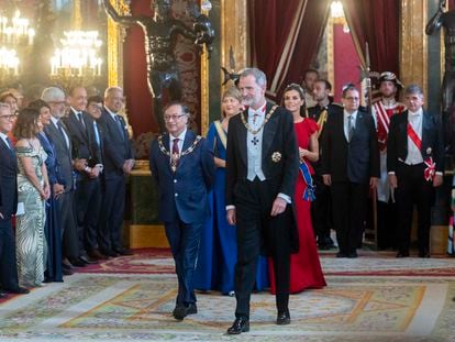 Gustavo Petro y el rey Felipe VI, durante la cena de gala celebrada el 3 de mayo en el Palacio Real por su visita a España.