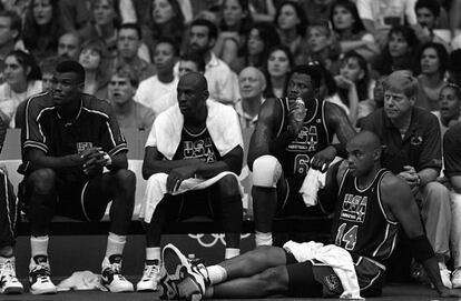 De izquierda a derecha, Robinson, Jordan, Ewing y Barkley en Barcelona '92.