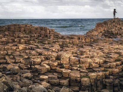 Vista de la Costa de la Calzada, en Irlanda del Norte.