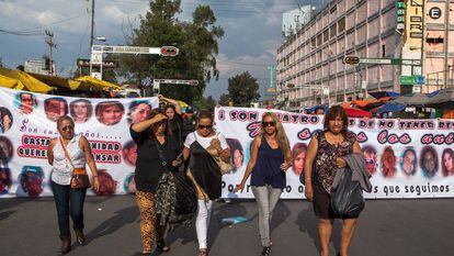 Algunas de las madres de los desaparecidos en una protesta en 2014.