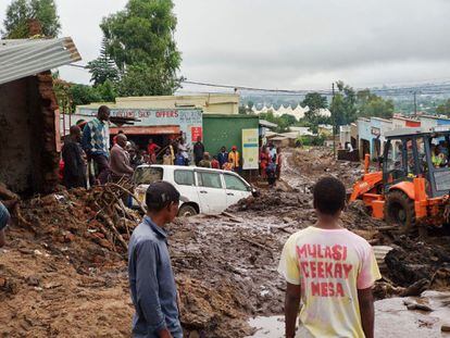 El ciclón Freddy ha dejado hasta el momento un saldo de unos 400 muertos a su paso por Malaui, Mozambique y Madagascar. La Organización Meteorológica Mundial ha dicho que Freddy podría haber batido el récord por ser el ciclón de mayor duración en la tierra, por encima del huracán-tifón John, que duró 31 días en 1994 —los expertos no lo confirmarán hasta que no se haya disipado—.