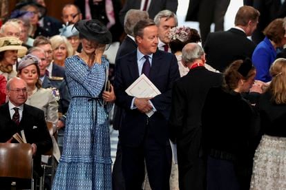 El ex primer ministro británico David Cameron y su esposa, Samantha, en la catedral de San Pablo.