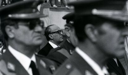 Leopoldo Calvo Sotelo en un acto en la Academia de Infantería de Toledo en 1982.