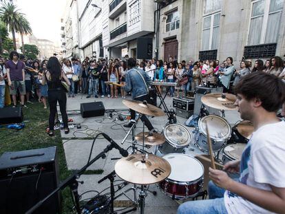 Bandas locales en los &#039;Concertos a pe de rua&#039; de las pasadas fiestas de Santiago de Compostela.