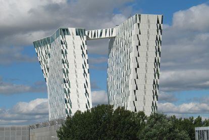 También en Ørestad destacan las dos torres inclinadas del Bella Sky, el hotel más grande de Escandinavia.