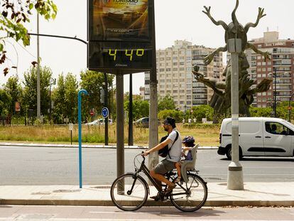 Termómetro en la calle, a 10 de agosto de 2023, en una calle de Valencia.