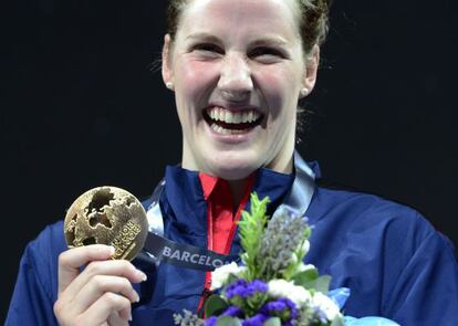 Missy Franklin posa con el oro en 200 metros espalda.