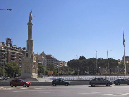 Imagen de la Plaza de Colón con el Teatro Fernán Gómez al fondo.