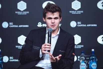 Carlsen, durante la conferencia de prensa posterior a su triunfo