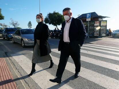 Juan Antonio Roca, esta mañana, a su llegada a la Audiencia Provincial de Málaga.