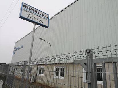 Vista exterior del almacén de Hersill, fabricante de equipos médicos en el polígono industrial Las Nieves, en Móstoles (Madrid).