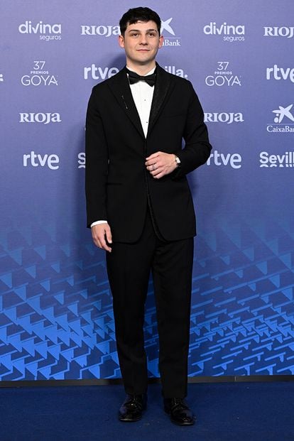 Christian Checa, nominado a mejor actor revelación por su papel en En los márgenes, con esmoquin de Dior.