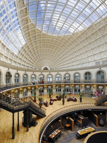 Interior del antiguo Corn Exchange, en Leeds (reino Unido), reconvertido en una galería comercial.