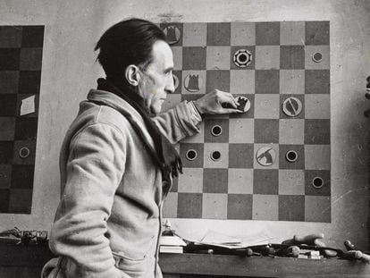 'Marcel Duchamp en su casa, rue Larrey (París, 5º)', 1938.