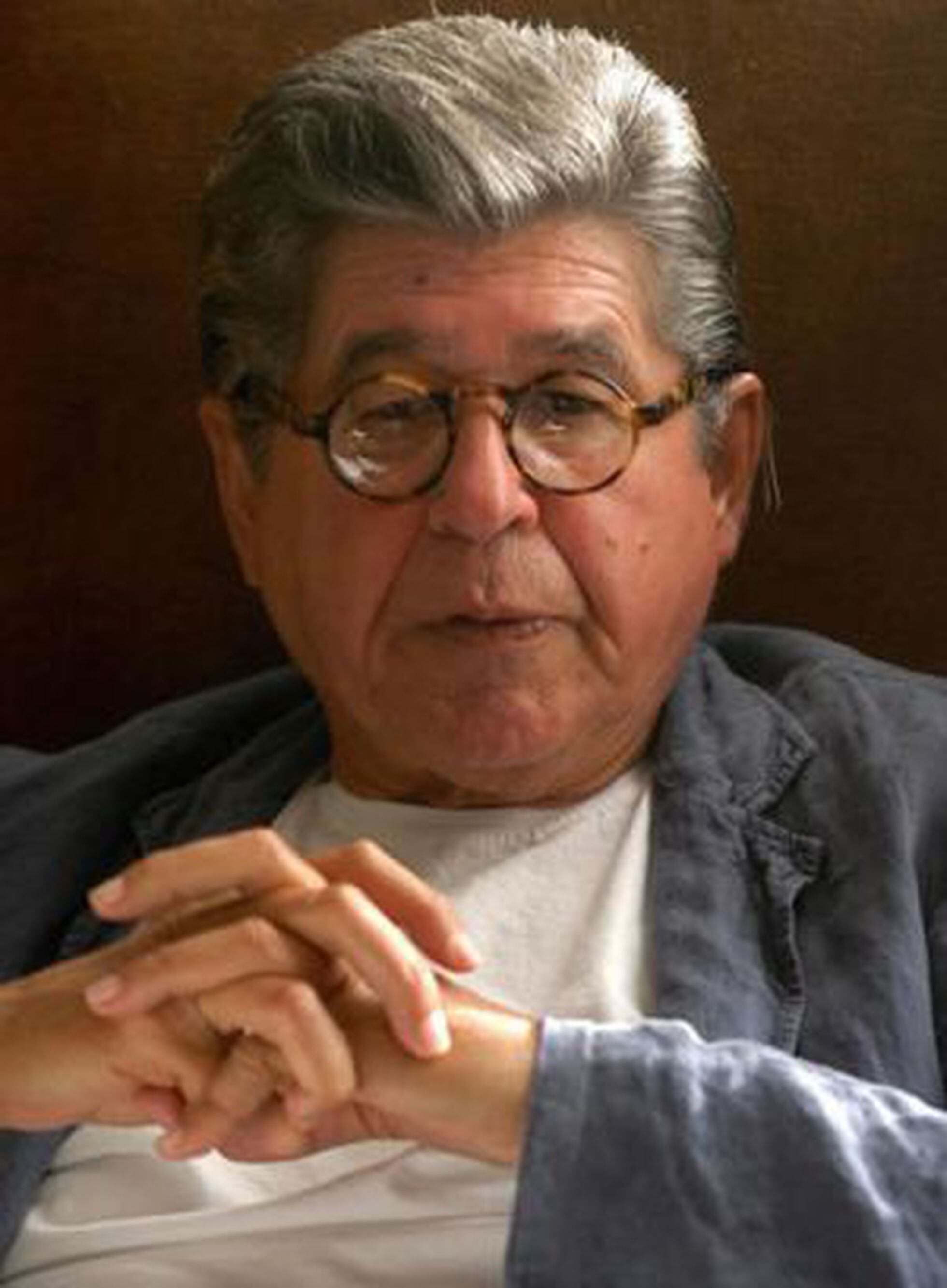 Bryce Echenique recibe el premio FIL antes de la feria por la polémica