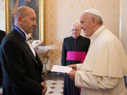 El Papa recibe el pasado lunes las credenciales del nuevo embajador espa&ntilde;ol ante la Santa Sede, Gerardo Bugallo. 