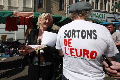 Marine Le Pen, que obtuvo el 20% de apoyo en las presidenciales, hace campa&ntilde;a por la salida de Francia de la moneda &uacute;nica.