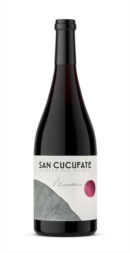 La finca de San Cobate se encuentra en Ribera del Duero. En Gumiel del Mercado (Burgos) nace esta bodega, que elabora el crianza San Cobate y el reserva San Cucufate Monasterio. Este último hecho con uva tinto fino, con la expresión del terruño de suelo arcilloso, calcáreo y con roca madre caliza, y el carácter de haber iniciado la fermentación alcohólica en depósitos de cemento y, posteriormente, realizar una crianza tranquila en barrica. Presenta un color cereza oscuro, con notas de fruta negra, especias. En boca es redondo. Solo 1.200 botellas. Precio: 35 euros.