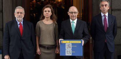 El equipo presupuestario del Gobierno. De izquierda a derecha: Antonio Beteta, Marta Fern&aacute;ndez Curr&aacute;s, Crist&oacute;bal Montoro y Miguel Ferre.