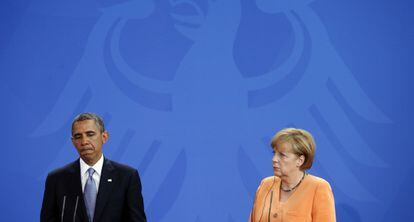 El presidente estadounidense Barack Obama junto a la canciller alemana Angela Merkel en junio de 2013 en Berl&iacute;n.