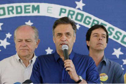 Aécio Neves ofrece un discurso en Belo Horizonte después de votar.