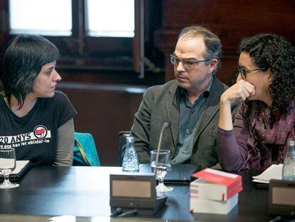 Anna Gabriel, la izquierda, Jordi Turull y Marta Rovira.