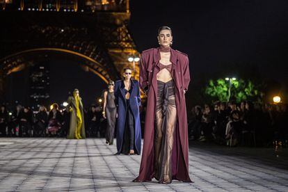 Desfile de Saint Laurent, el pasado 27 de septiembre durante la semana de la moda de París que presenta las colecciones para la primavera de 2023.