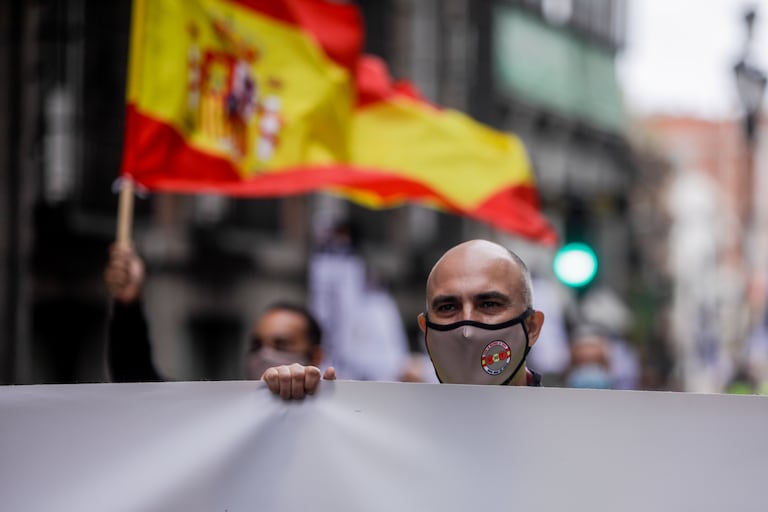 Manifestación por el aumento de las retribuciones de los militares celebrada este sábado por el centro de Madrid.