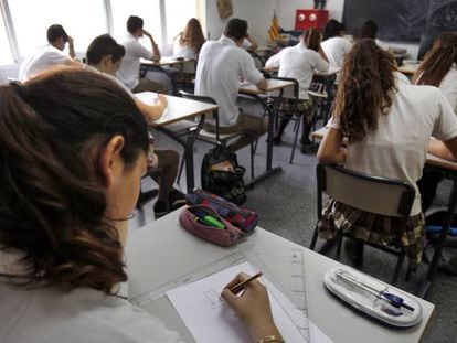 Alumnos de un centro de Valencia, durante un examen. 