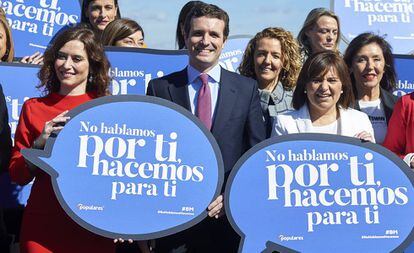 Casado, en un acto con candidatas autonómicas y municipales del PP este 7 de marzo.