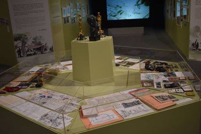 Algunos de los premios de Gil Parrondo en la exposición 'La magia de lo efímero'.