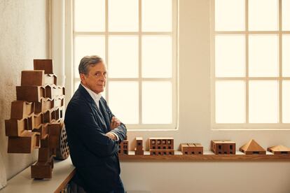 Emilio Tuñón, retratado en su estudio en Madrid.
