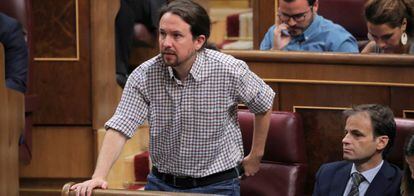 El líder de 'Unidas Podemos', Pablo Iglesias, vota durante el último día del debate de investidura en el Parlamento de Madrid, España, el 25 de julio de 2019. REUTERS/Sergio Pérez/File Photo