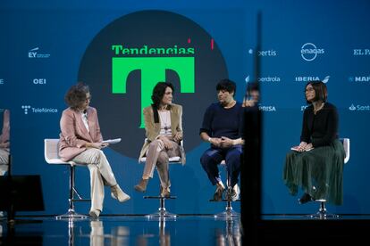 De izquierda a derecha, Patricia Gosálvez, Ángeles González-Sinde, Sonia Contera y Sara Degli-Espositi durante el evento Tendencias en Madrid el 21 de noviembre de 2023.