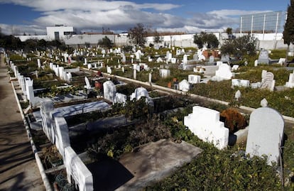 Tumbas musulmanas en el cementerio de Griñón, en 2015.