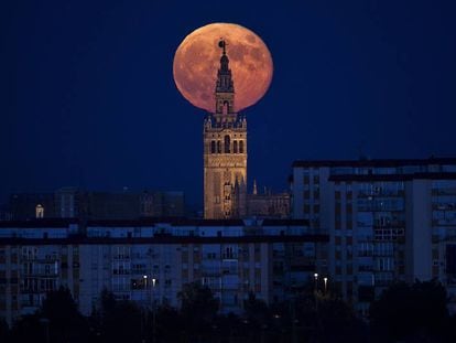 Superluna de Septiembre de 2014. EXIF 640 ISO, 1/200, f4.