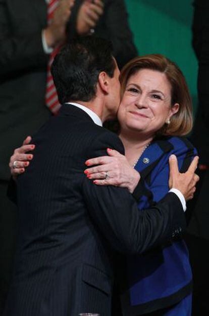 La fiscal Arely Gómez y el presidente Peña Nieto.
