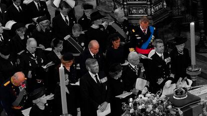 De izquierda a derecha, los reyes Harald y Sonia de Noruega, los reyes eméritos de España, doña Sofía y Juan Carlos I, y los reyes Felipe VI y doña Letizia.