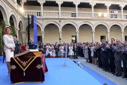 Cospedal, durante la jura de su cargo de presidenta de Castilla-La Mancha en presencia de un millar de personas.