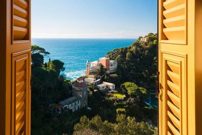 Vista al Mediterráneo desde un edifcio en la zona alta de Portofino.
