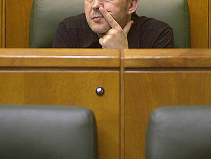 Arnaldo Otegi, portavoz de Batasuna, en el Parlamento vasco.