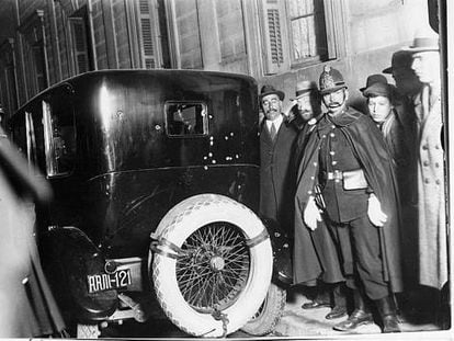 El coche en el que viajaba Eduardo Dato, presidente del Consejo de Ministros, cuando fue tiroteado.