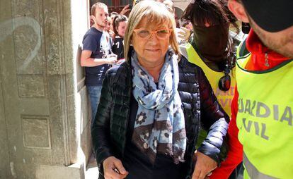 Teresa Gomis, primera teniente de alcalde de Reus, detenida, ayer por la Guardia Civil.