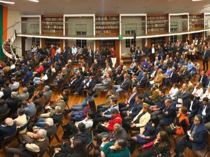 El lanzamiento de 'La guerra sin fin' en el Gimnasio Moderno de Bogotá.