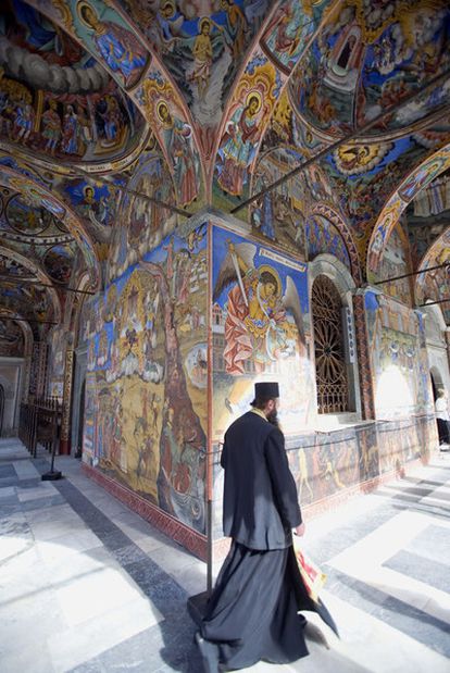 Frescos con  escenas religiosas en el monasterio de Rila, patrimonio mundial desde 1983.