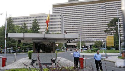 Entrada del Hospital Central de la Defensa G&oacute;mez Ulla, en Madrid.